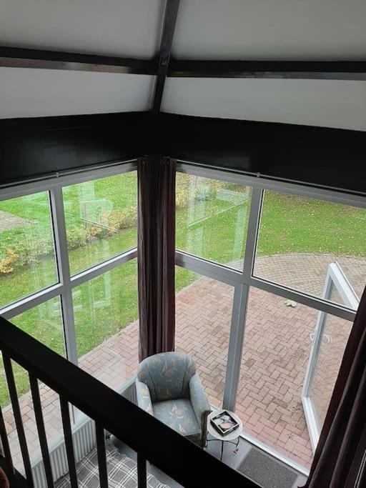 Vrijstaande Recreatievilla Met Ruime Omheinde Tuin Posterholt Exterior foto